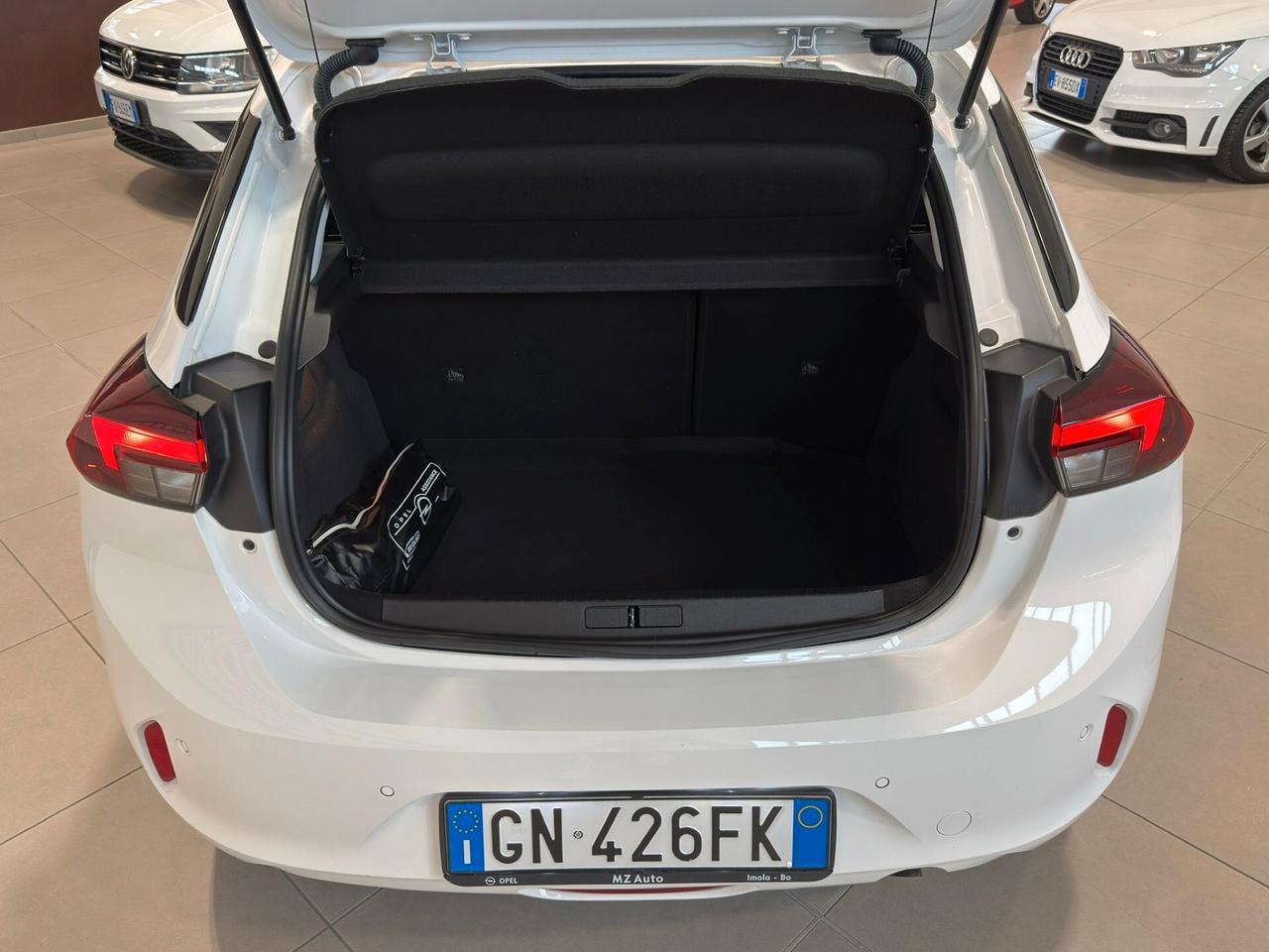 Opel Corsa 1.2 Elegance - NEOPATENTATI -