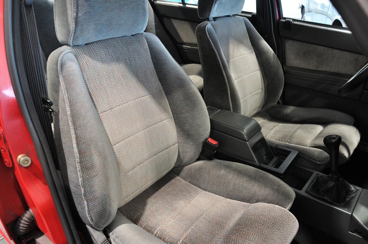 Alfa Romeo 75 2.0i Twin Spark Prima serie Rosso CRS