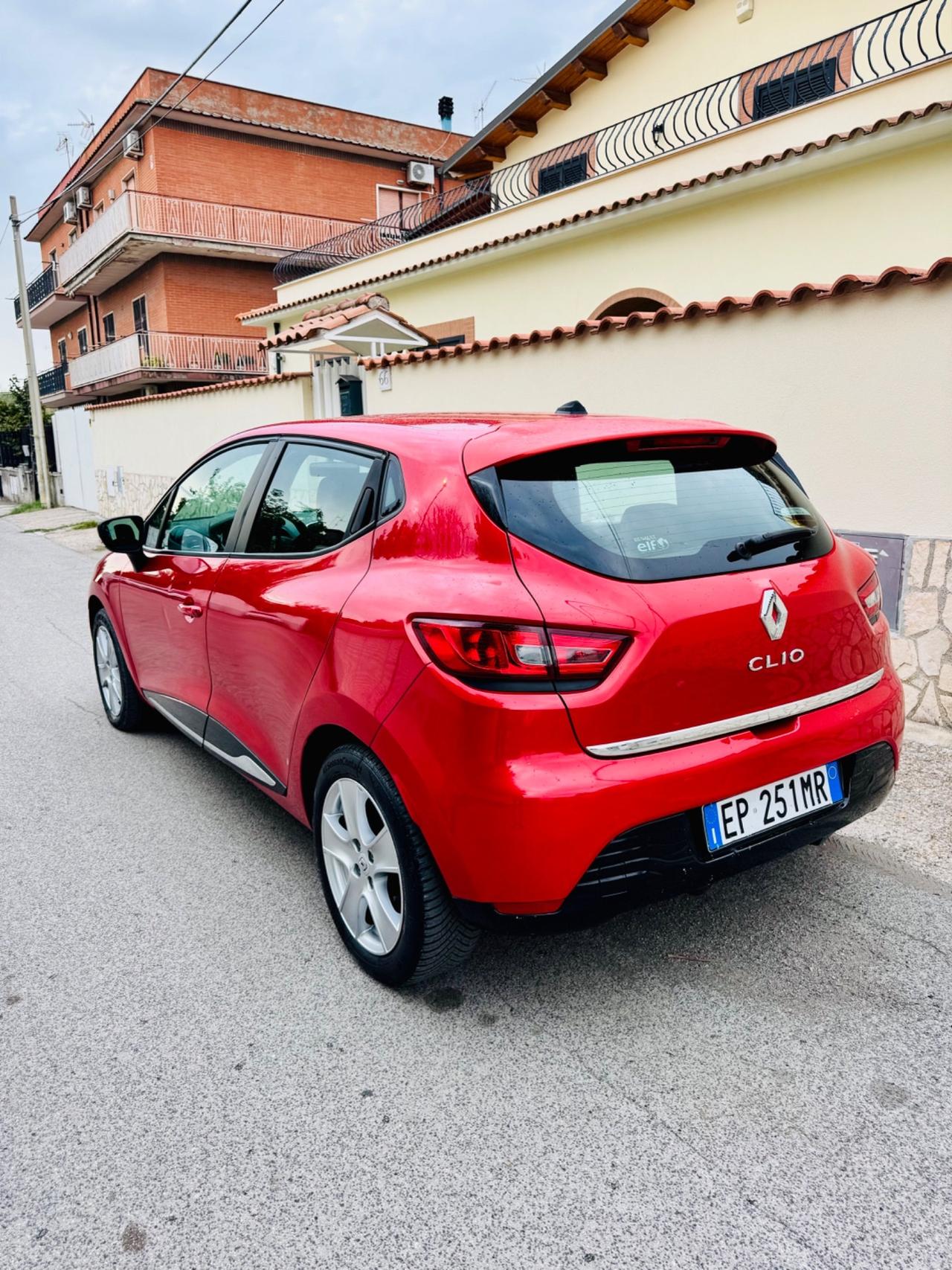 Renault Clio 1.2 75CV COSTUME NATIONAL