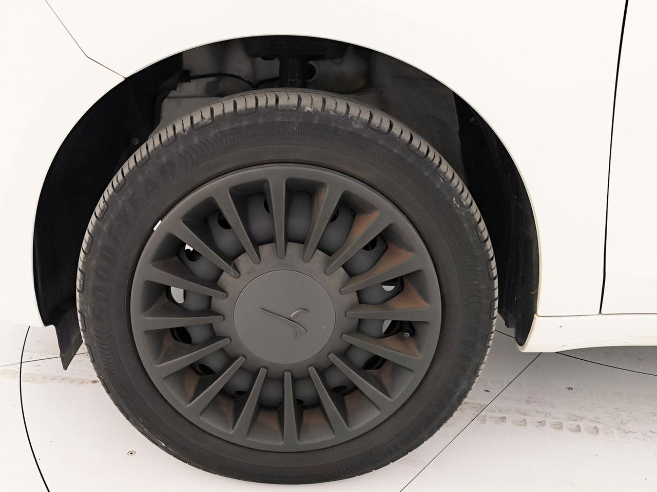Lancia Ypsilon 1.0 firefly hybrid silver s&s 70cv