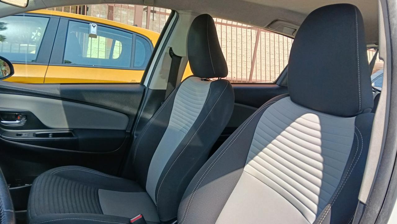TOYOTA YARIS 1.5 HYBRID AUTO-PREZZO PROMO!