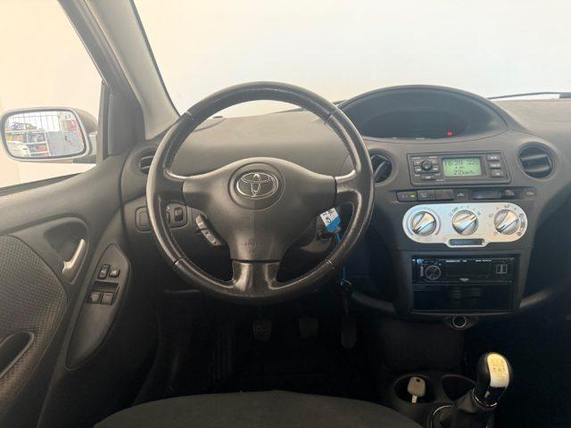 TOYOTA Yaris 1.3i 16V cat 5 porte Sol Blue
