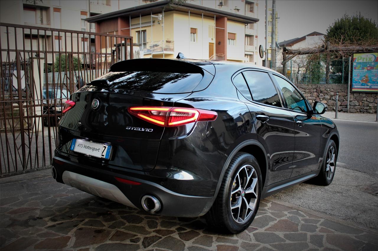 Alfa Romeo Stelvio 2.2 Turbodiesel 210 CV AT8 Q4 Executive