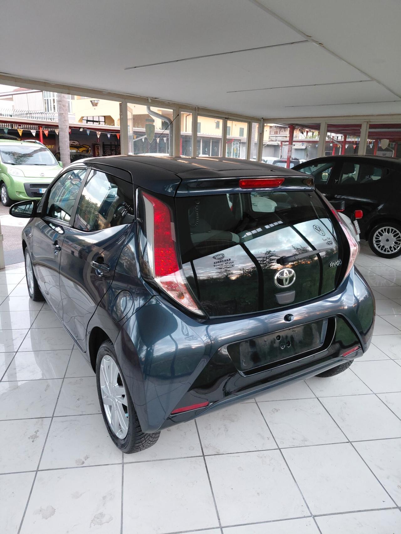 Toyota Aygo 1.0 VVT-i 69 CV 5 porte x-clusiv