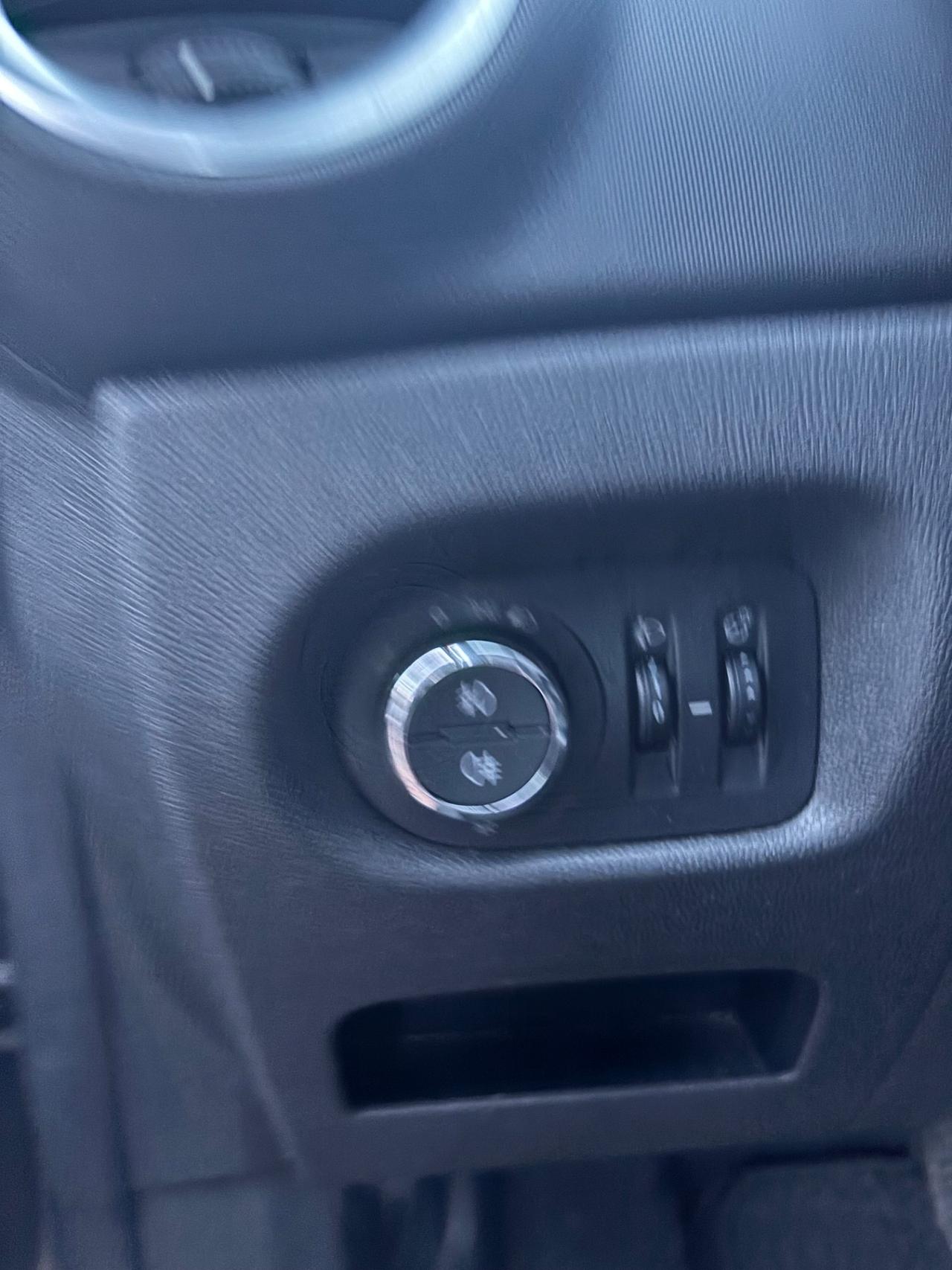 Opel Corsa 1.2 autom per handicap / disabili