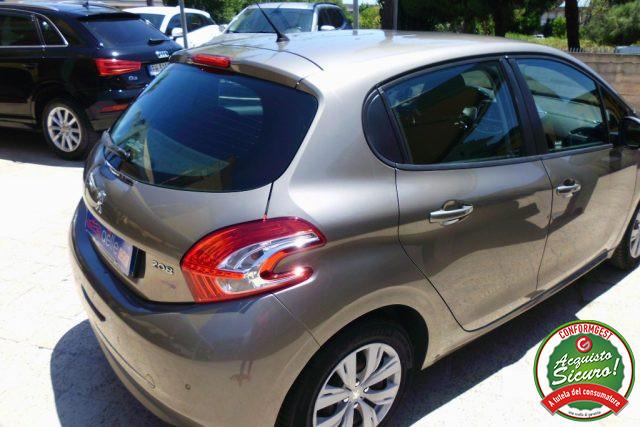 PEUGEOT 208 1.4 8V HDi 68CV 5p. Allure