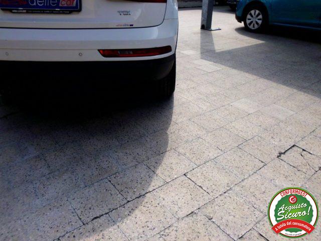 AUDI Q3 2.0 TDI 120 CV Business