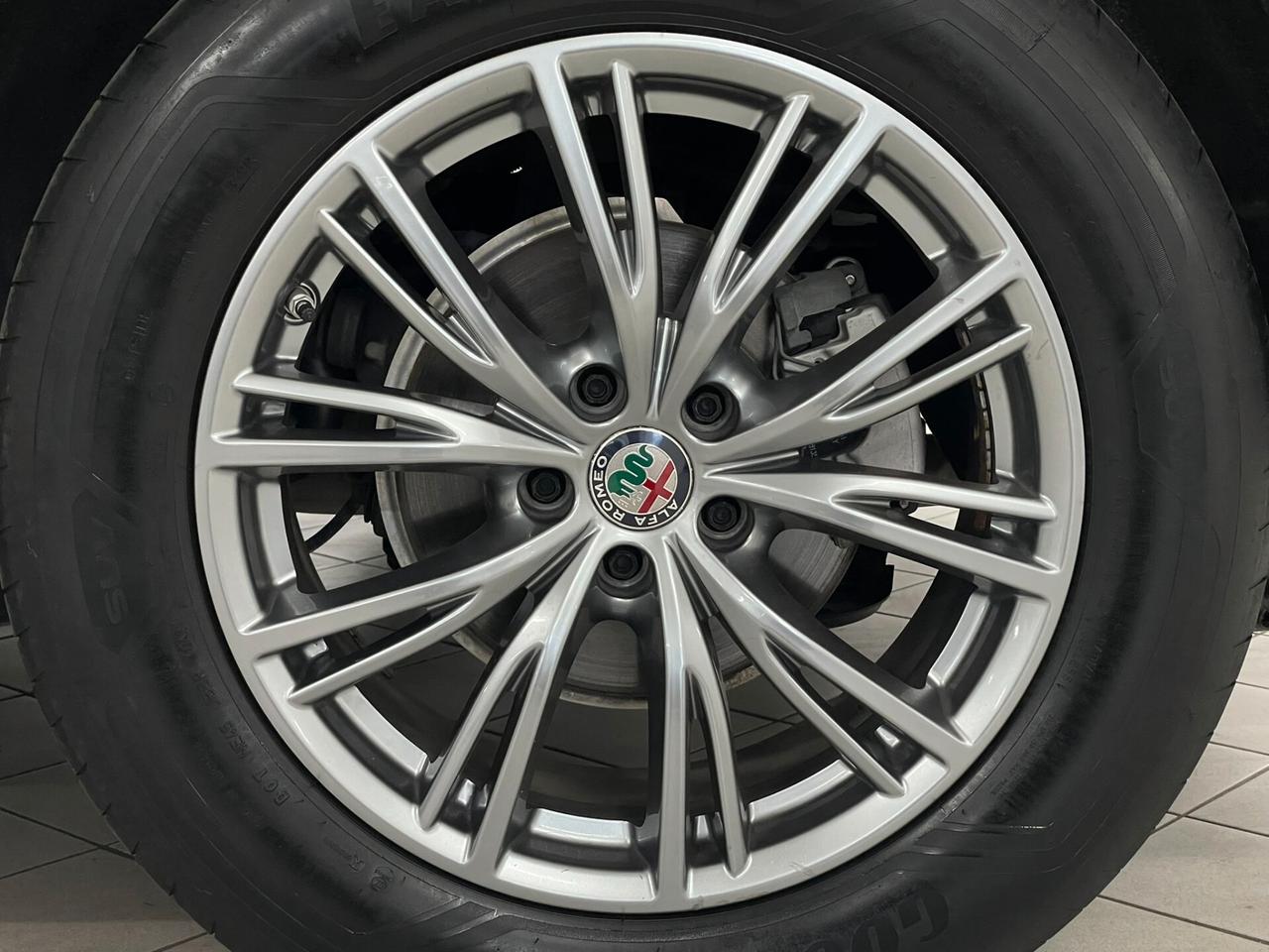 Alfa Romeo Stelvio 2.2 TD 160 CV BUSINESS AT8 NAVI 18" VETRI SCURI RETROCAMERA
