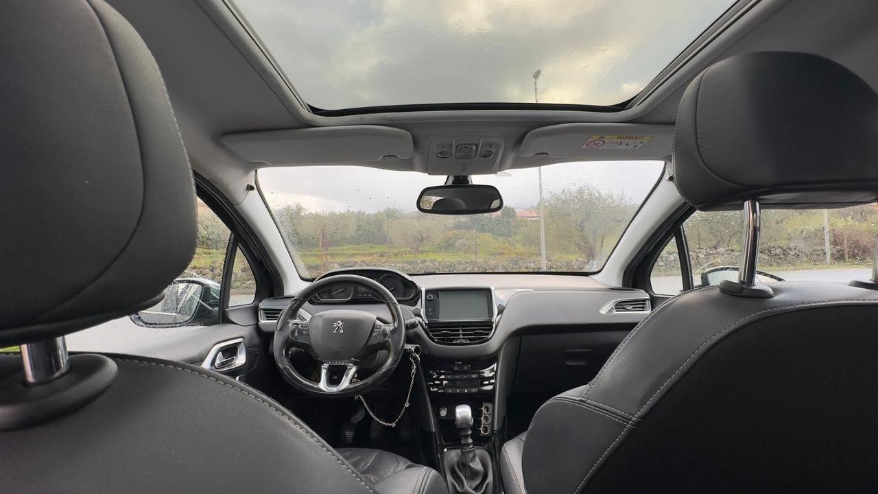 Peugeot 2008 1.2 Turbo benzina CV 130 Black Matt