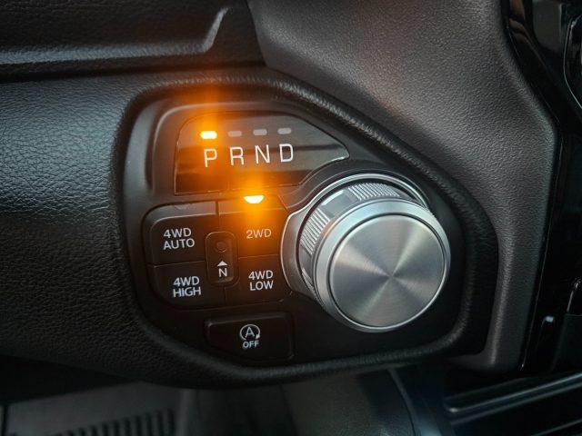 DODGE RAM 1500 5.7 V8 Crew Cab LARAMIE Black Night N1