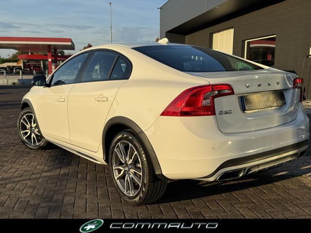VOLVO S60 Cross Country D3 Geartronic Summum