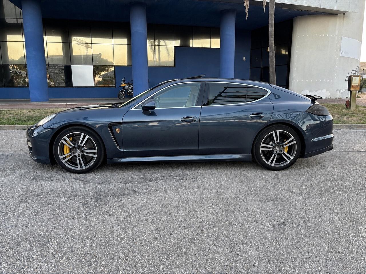 Porsche Panamera 4.8 TURBO S V8 500CV
