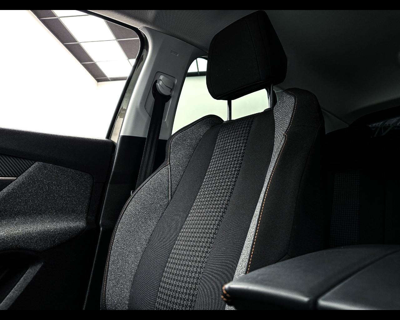 PEUGEOT 3008 2ª serie - 3008 PureTech Turbo 130 S&S Active