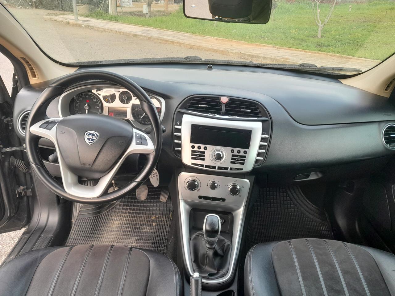 Lancia Delta 1.6 MJT DPF Gold