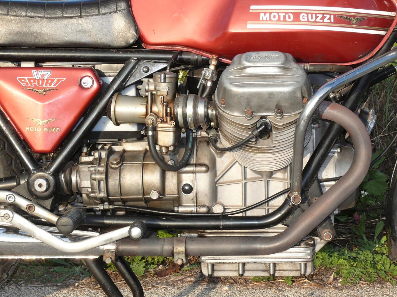 Moto Guzzi V7 SPORT (M1225)