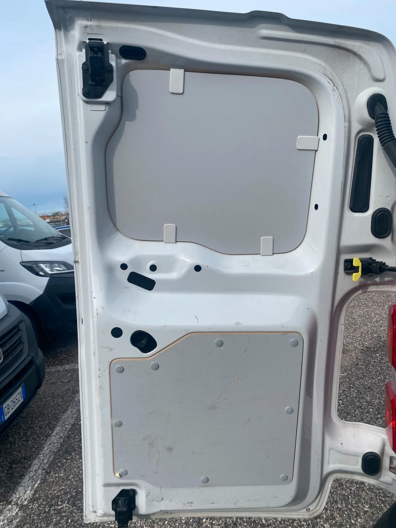 OPEL VIVARO 2.0D 145Cv PASSOLUNGO/TN Cargo ENJOY