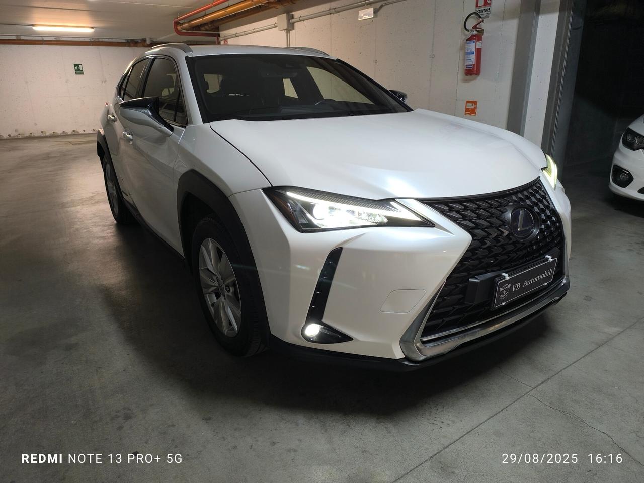 Lexus UX Hybrid Business