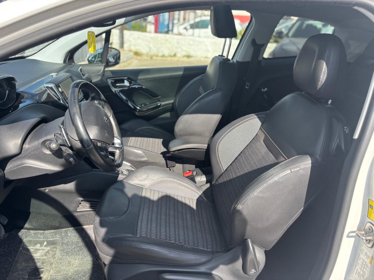 Peugeot 208 1.6 e-HDi 92 CV Stop&Start ETG6 3 porte Allure