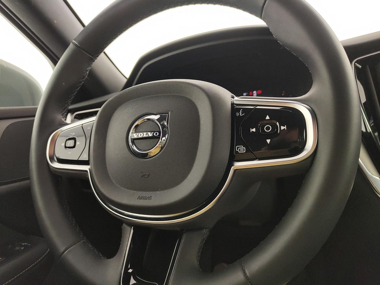 VOLVO V60 Cross Country 2.0 b4 Plus awd auto