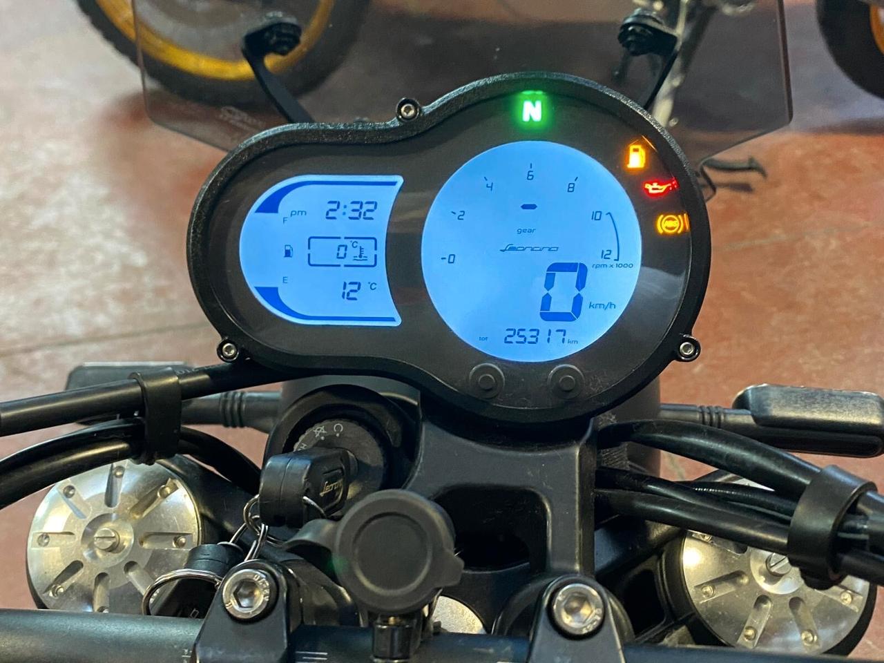 Benelli Leoncino 500