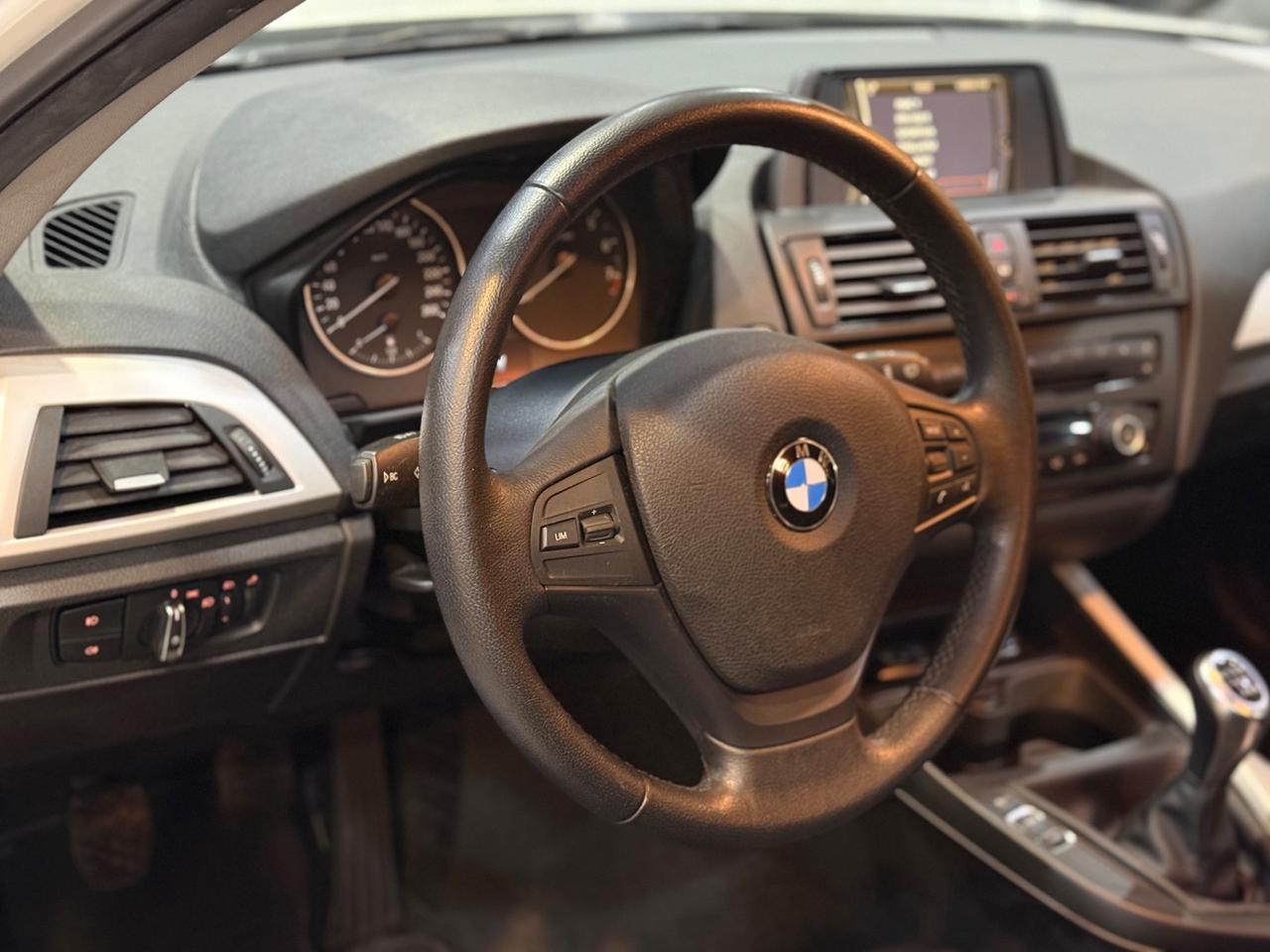 Bmw 116 116i 5p. Urban