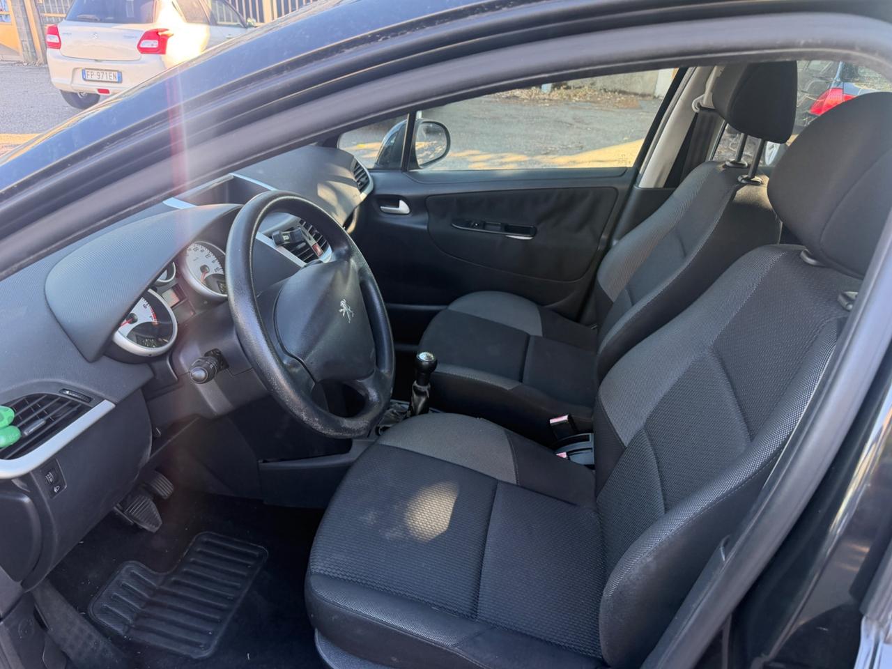 Peugeot 207 1.4 VTi 95CV EURO5A NEOPATENTATI