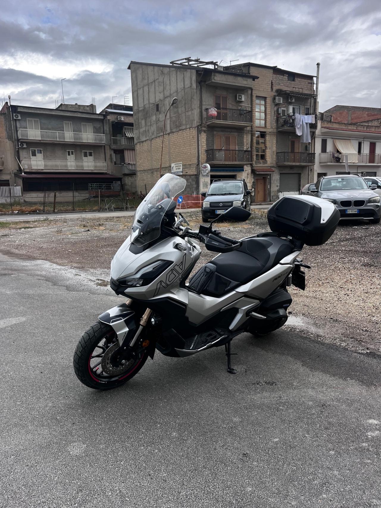 Honda ADV 350 2023 bauletto paravento