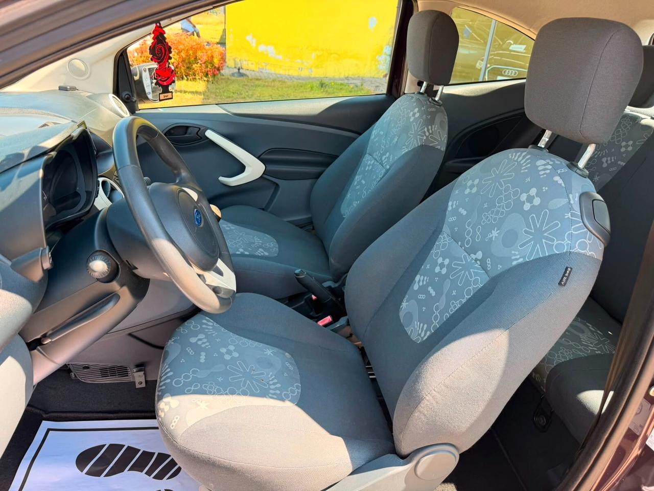 Ford Ka 1.2 8V 69 CV Black&White Edition