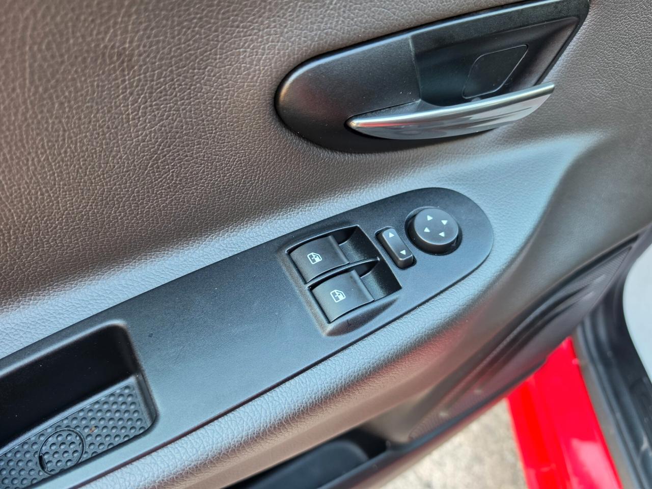 Lancia Ypsilon 1.2 benzina 01/2013 cv69