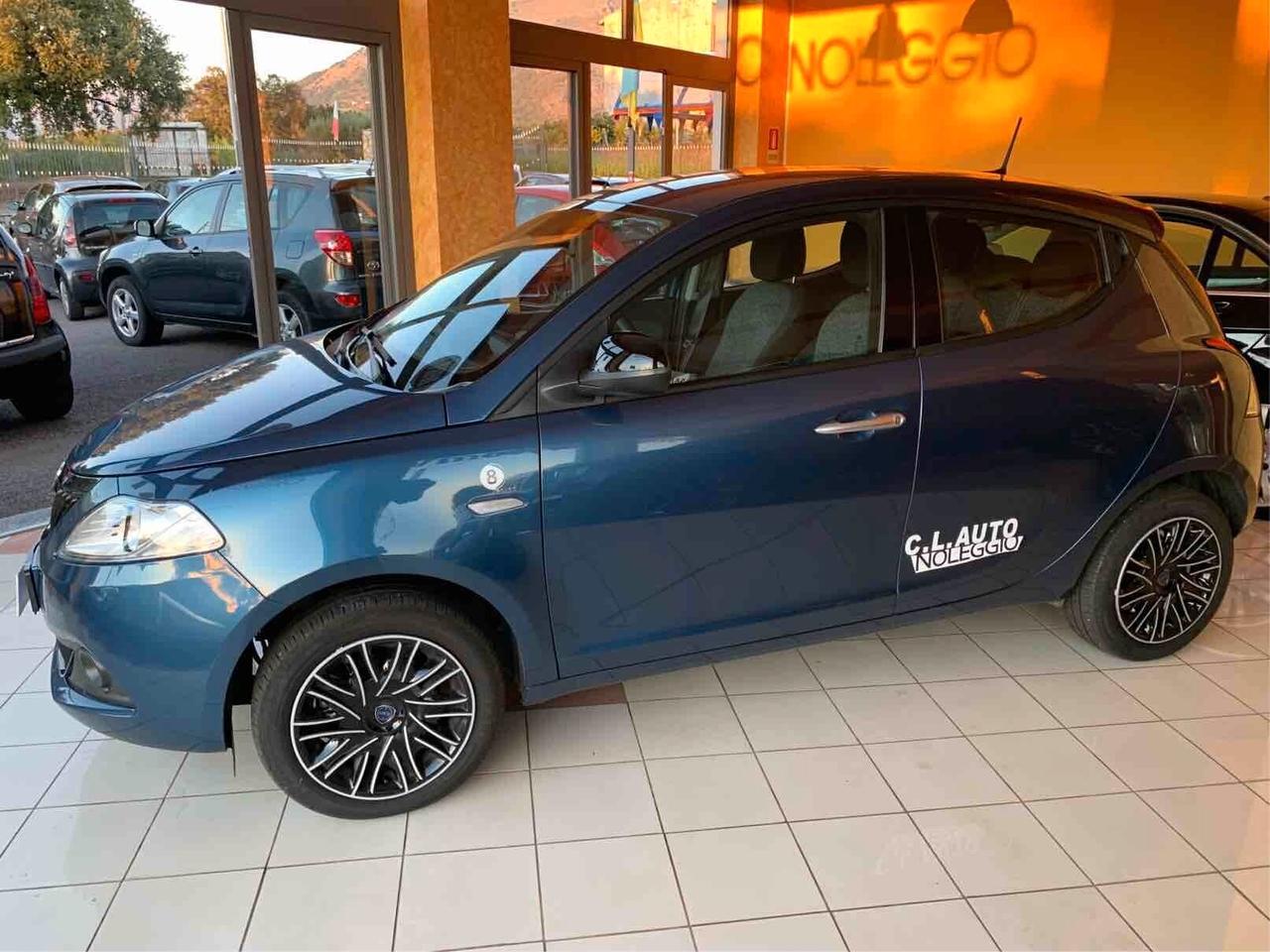 Lancia Ypsilon 1.0 Hybrid