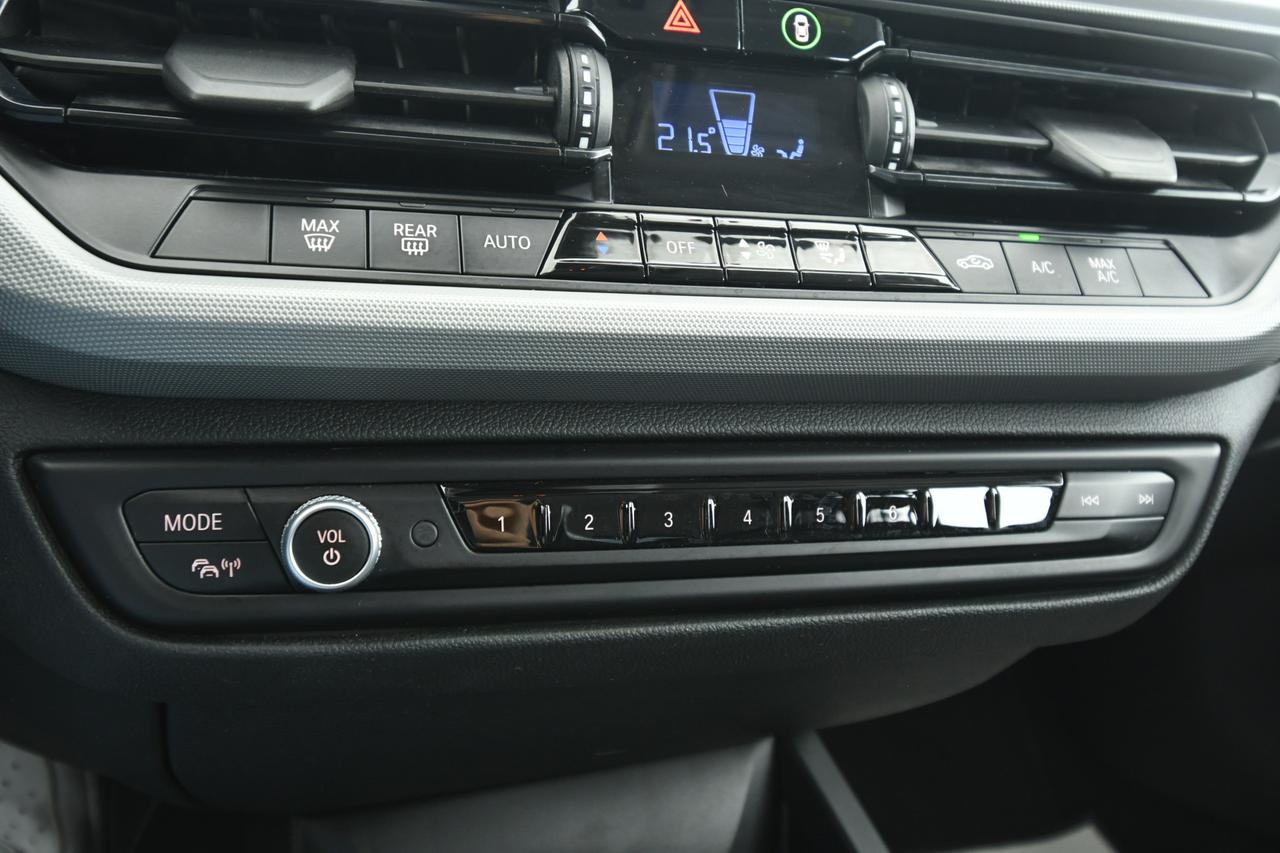 BMW 116d Business Advantage auto APPLE CARPLAY+NEOPATENTATI