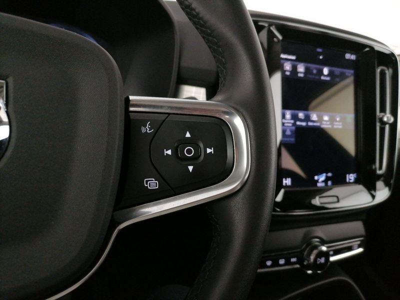 Volvo XC40 1.5 t3 Momentum 163cv my20