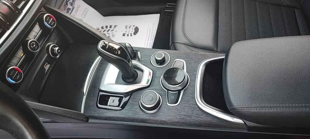Stelvio italiana diesel 190 CV Q4 Executive 2021