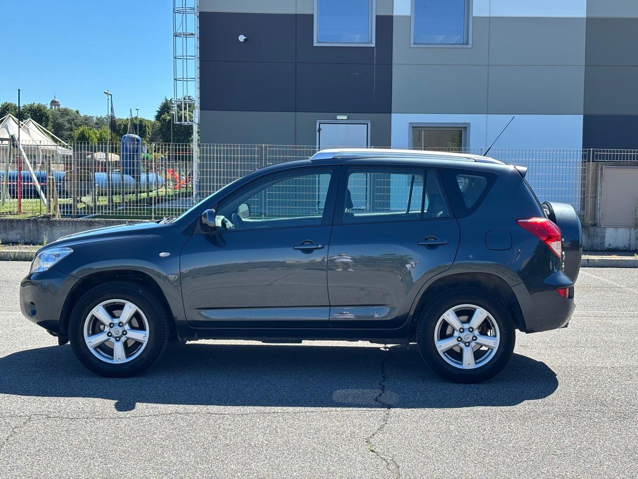 Toyota RAV4 2.0 Luxury, UNI PRO, GARANZIA