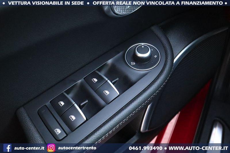 Alfa Romeo Giulia 2.0 Turbo 200CV AT8 Super TETTO