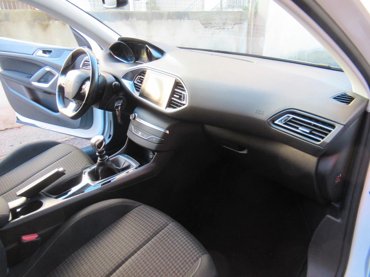 Peugeot 308 BlueHDi 130 S&S Allure