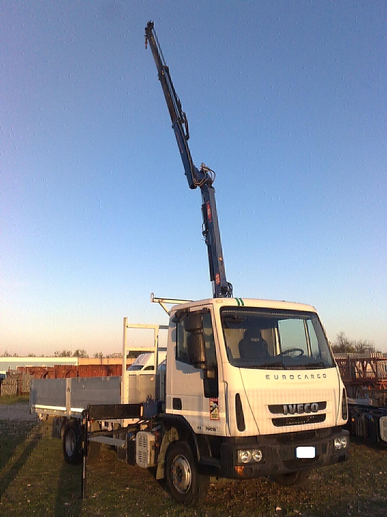 Iveco Eurocargo 75E18 Cassone fisso con grù - 2010