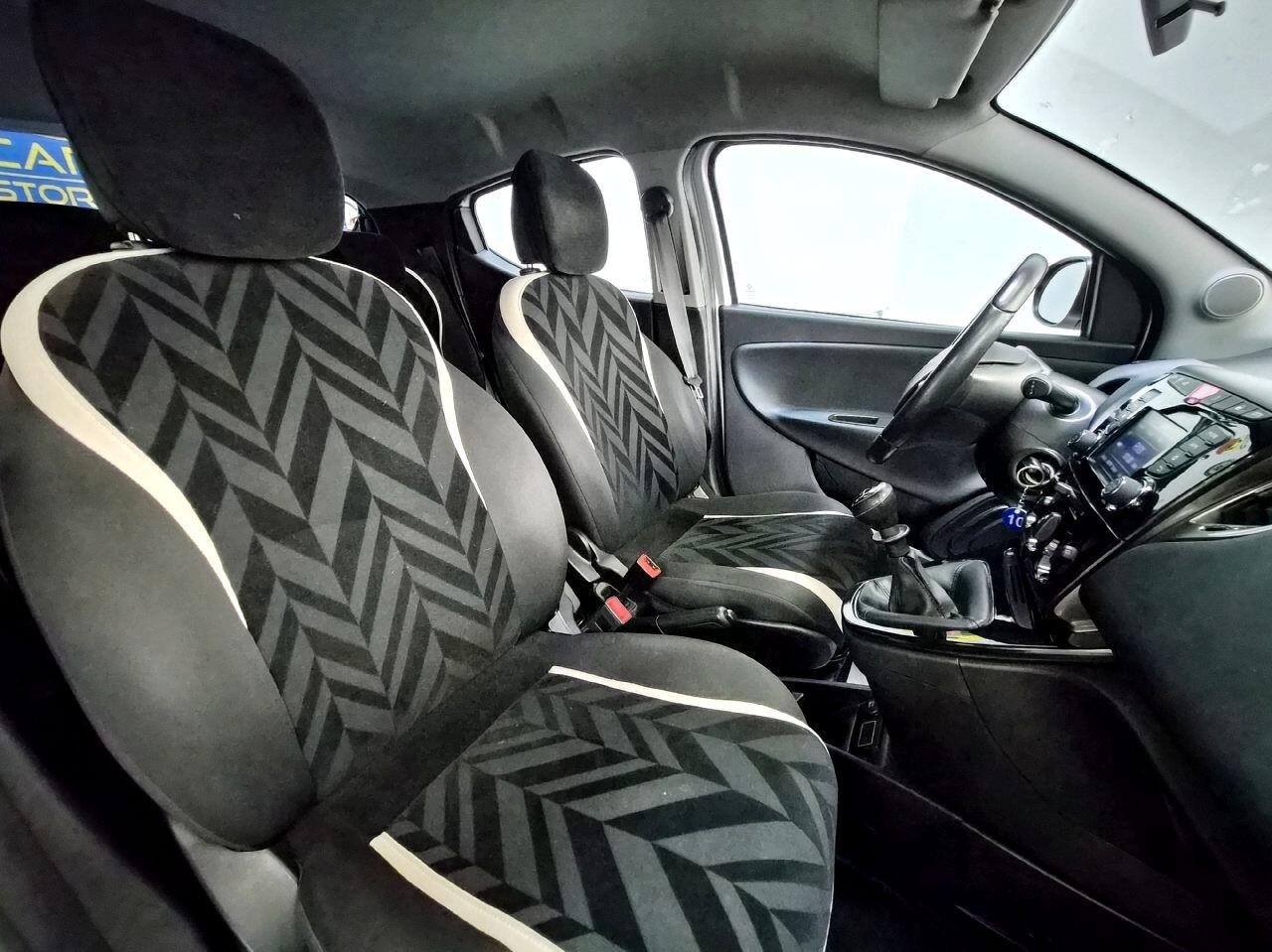 Lancia Ypsilon 1.2 Gold 69cv