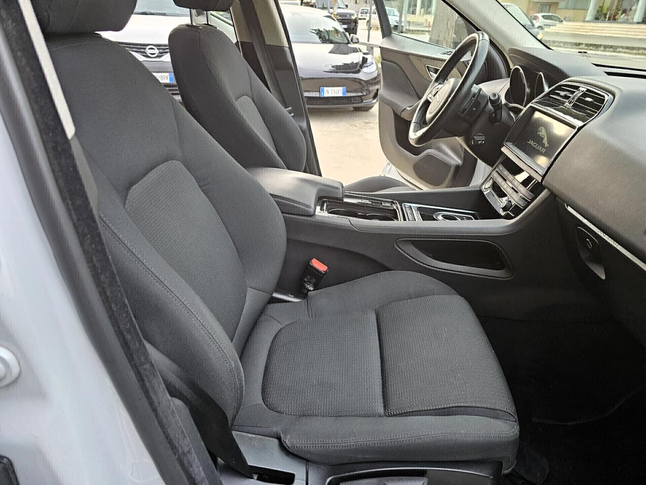 Jaguar F-Pace 2.0 D 180 CV AWD aut. Pure
