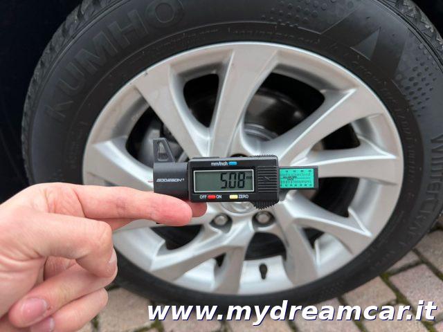 TOYOTA Auris Touring Sports 1.8 Hybrid