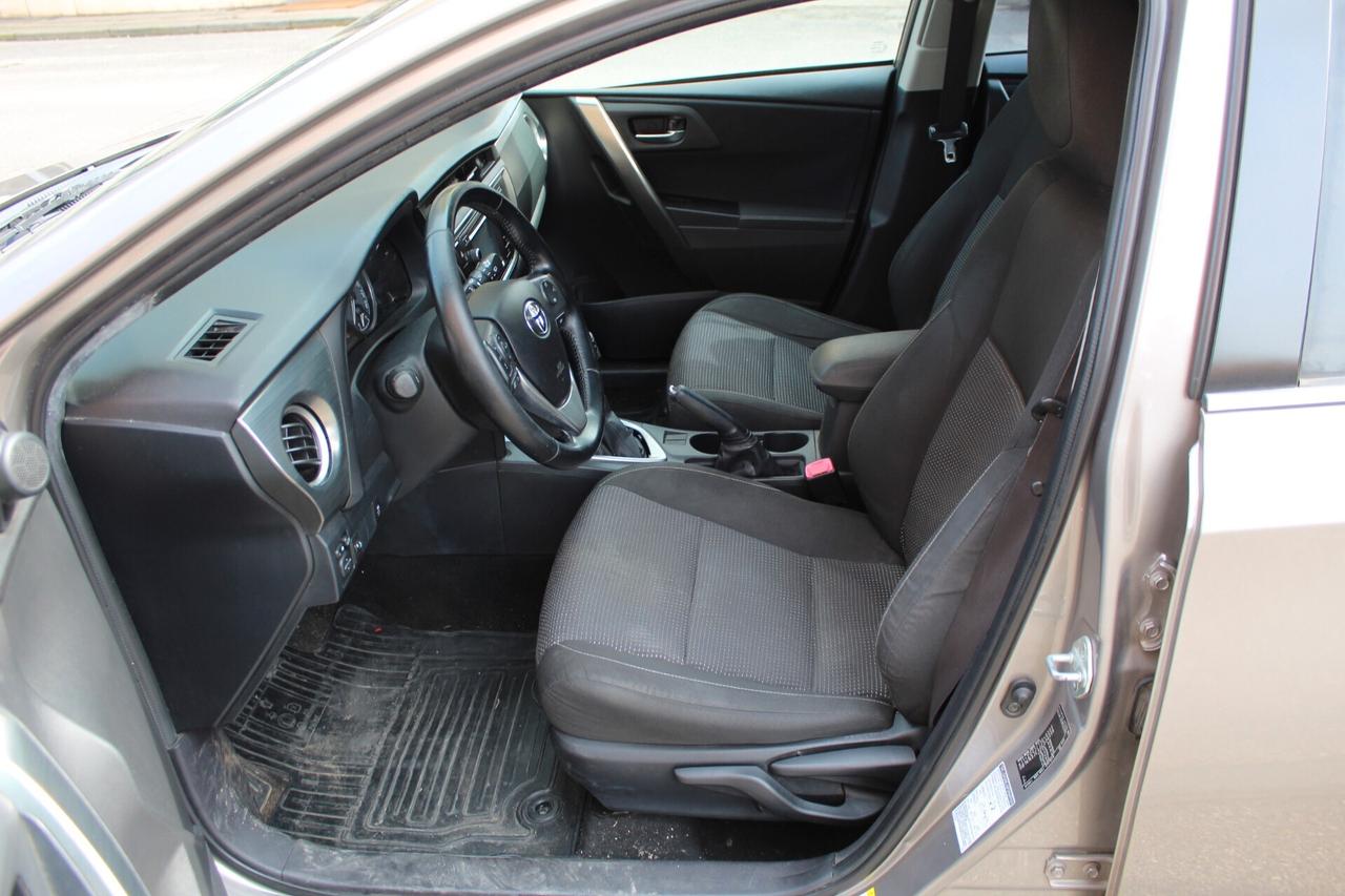 Toyota Auris 1.4 D-4D Active