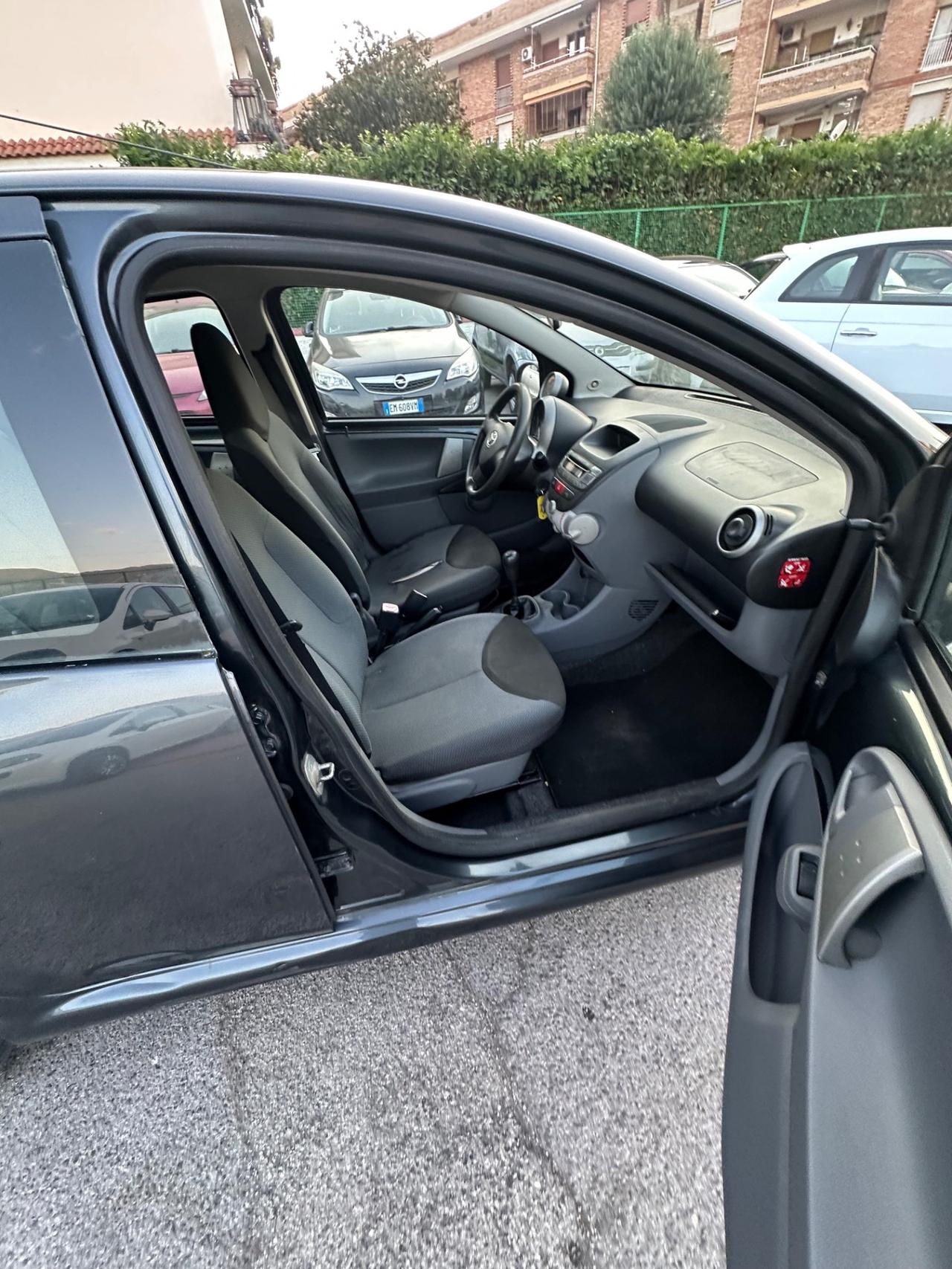 Toyota Aygo 1.0 12V VVT-i 5 porte Sol