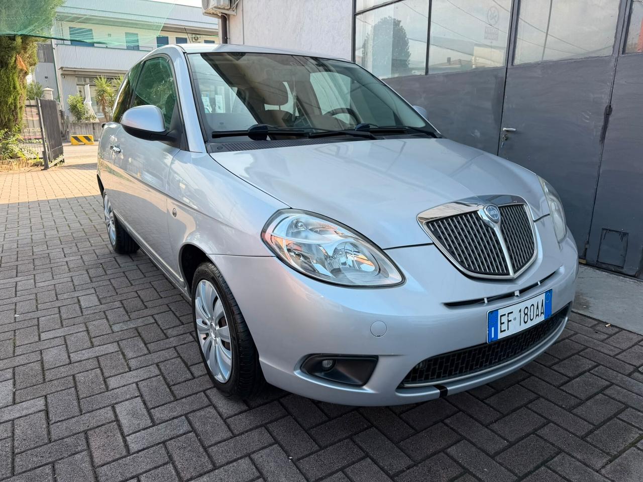 Lancia Ypsilon 1.2 Argento