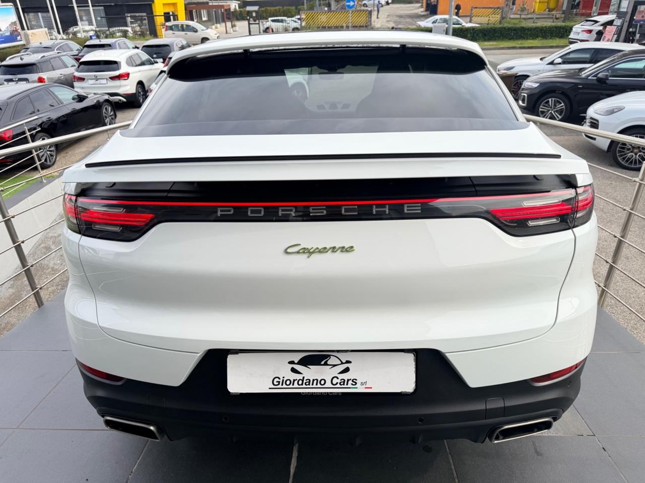 Porsche Cayenne Coupé 3.0 V6 E-Hybrid uni pro in garanzia