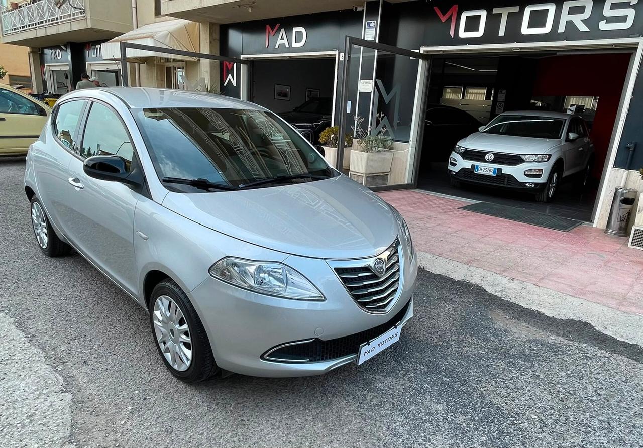 Lancia Ypsilon 1.2 69 CV 5 porte S&S Silver