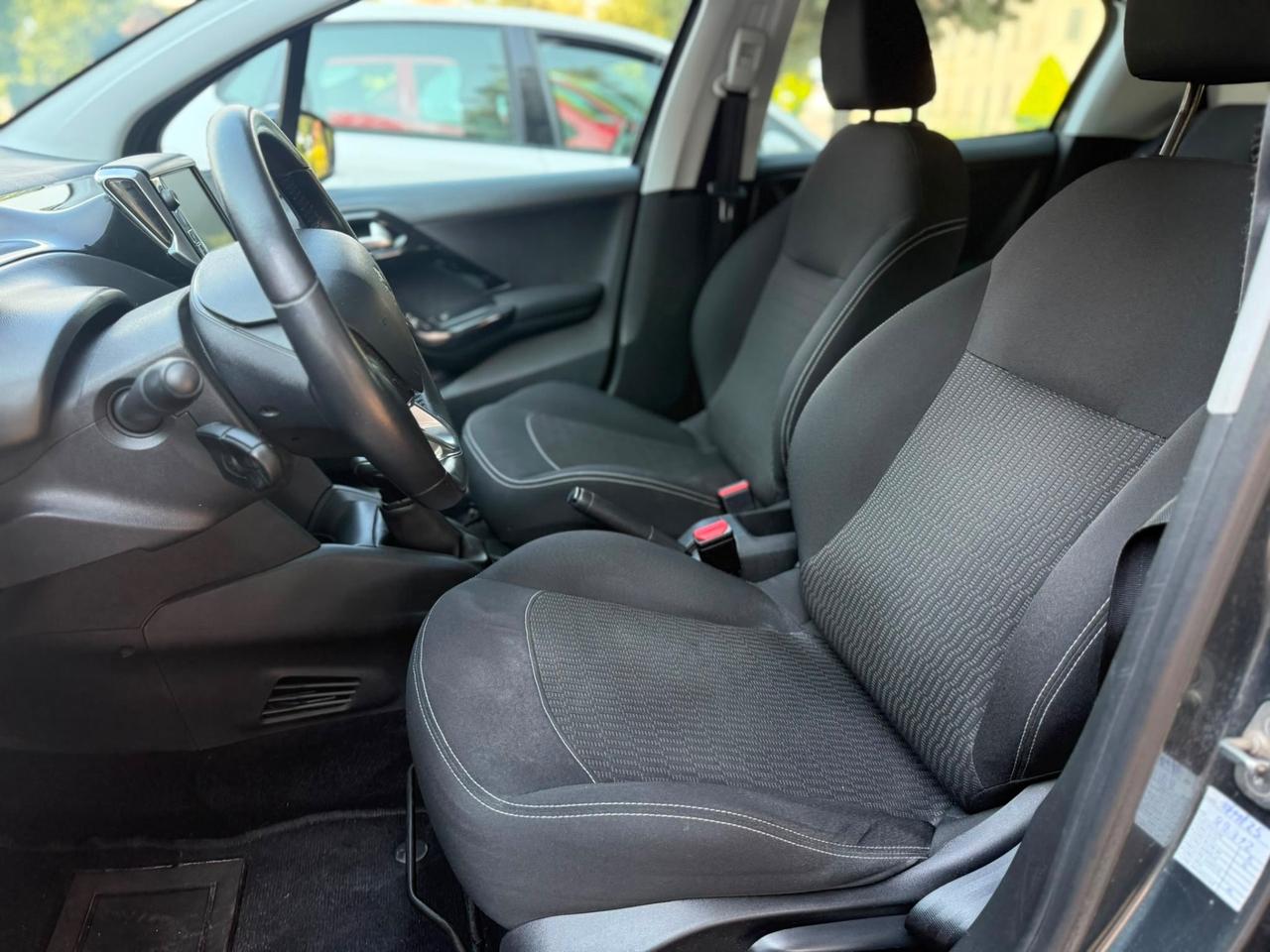 Peugeot 208 PureTech 82 5 porte Allure