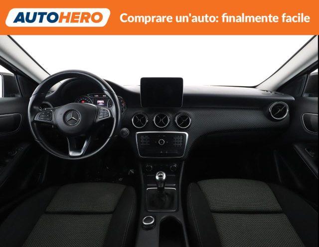 MERCEDES-BENZ GLA 200 d Business