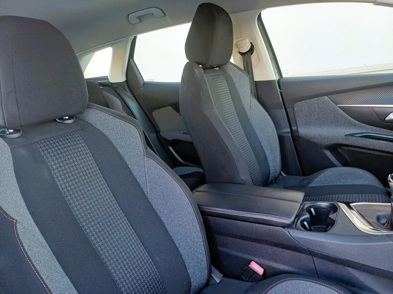 Peugeot 3008 BlueHDi 130 S&S Business