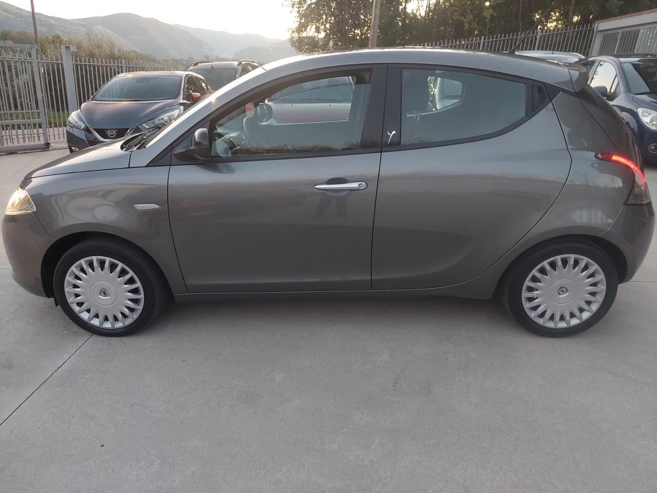 Lancia Ypsilon 1.2 69 CV 5 porte GPL