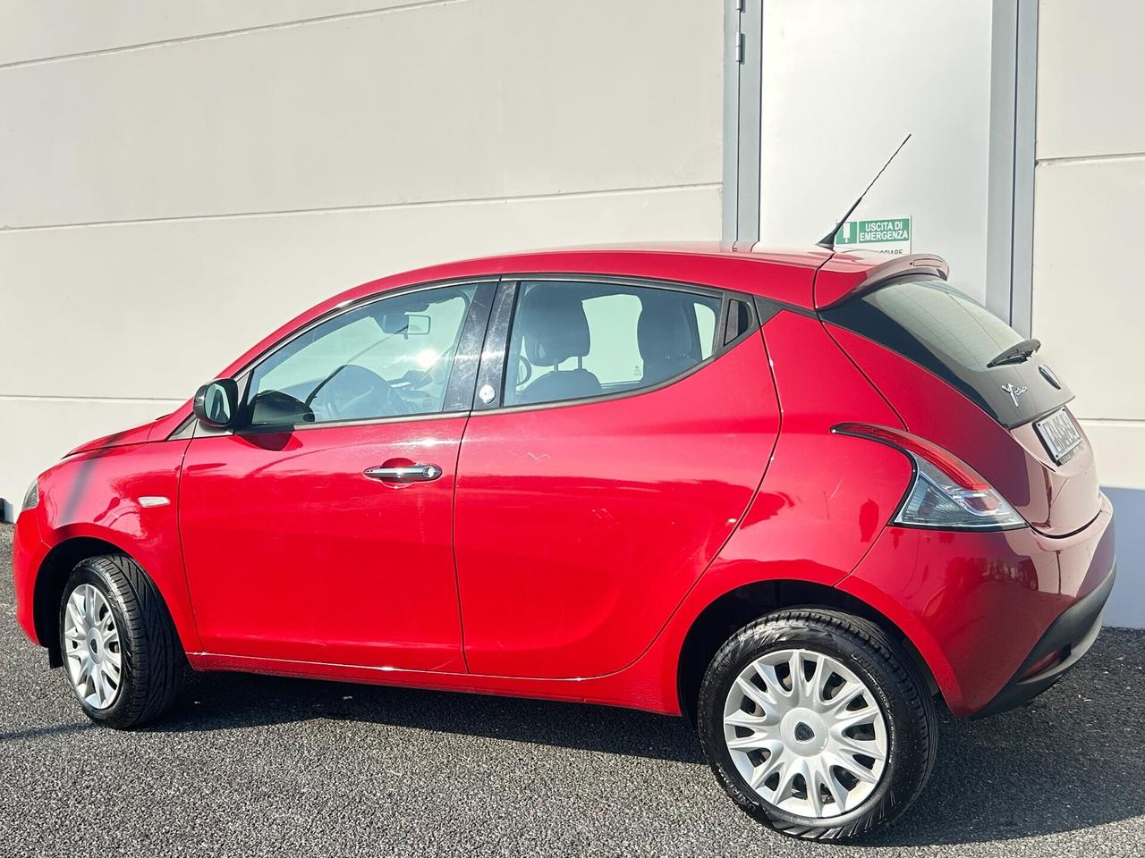 Lancia Ypsilon 0.9 TwinAir 85 CV 5 porte Metano Ecochic Gold